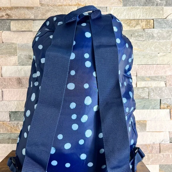 Reusable Portable Flower Travel Backpack with built in carrying pouch - Picture 5 of 6